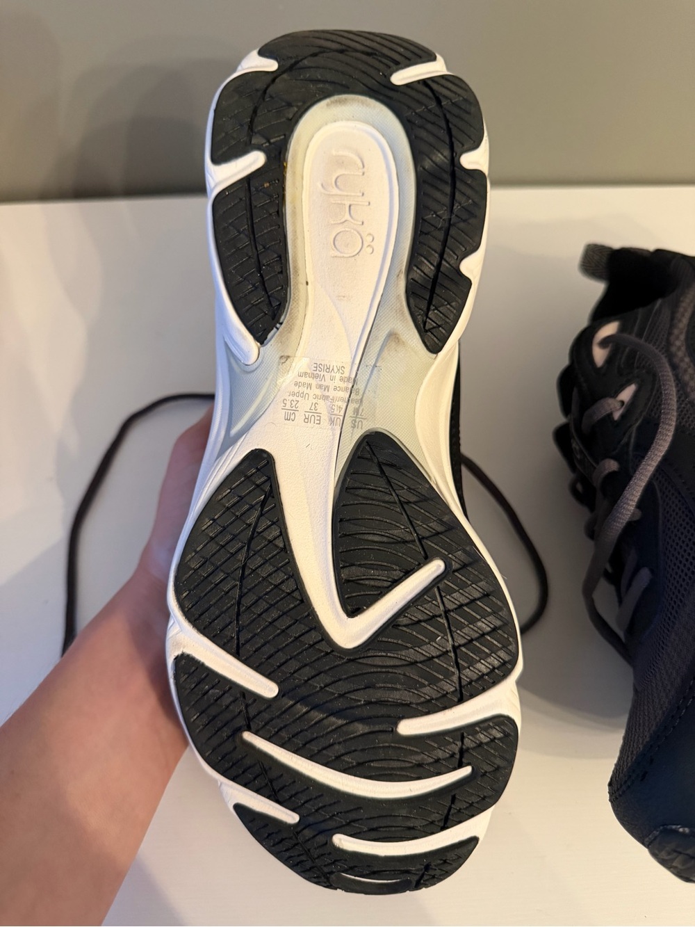 Ryka Women's Black and White Athletic Sneakers 7M - Picture 6 of 8